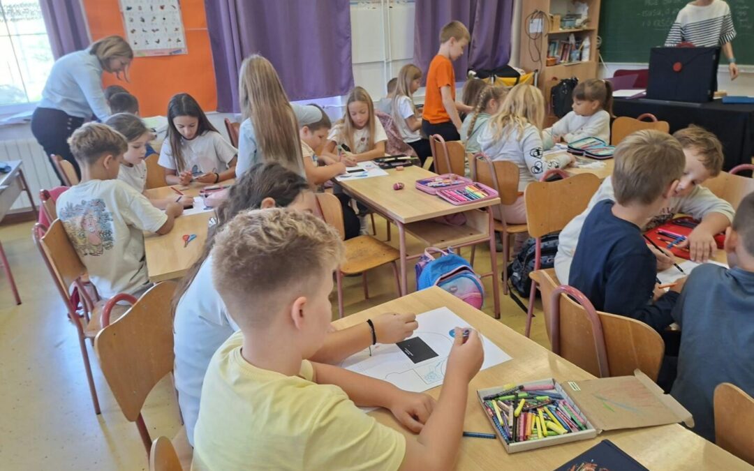 Susret učenika PŠ Lopar s akademskom glezbenicom